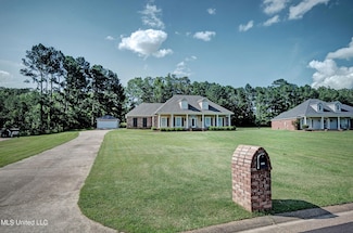 207 Wisteria Ct, Flowood, MS 39232