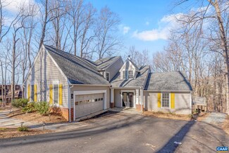 104 Hawthorne Ln, Charlottesville, VA 22911