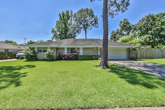 5511 Kinglet St, Houston, TX 77096