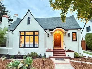 1728 Cambridge Dr, Alameda, CA 94501
