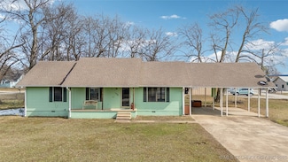 120 N Maple St, Oologah, OK 74053