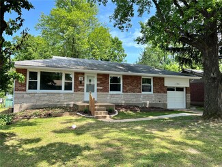 9730 Colony Dr, Saint Louis, MO 63137