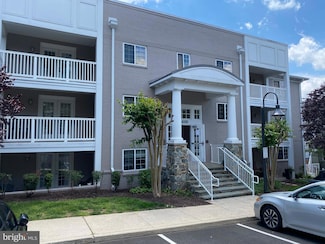 4193 S Four Mile Run Dr Unit 103, Arlington, VA 22204