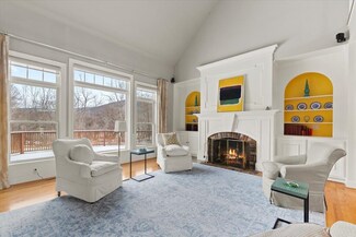 210 Starry Dr, Manchester, VT 05255