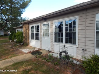 77B Cambridge Cir, Manchester, NJ 08759