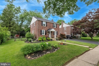 2530 Woodleigh Rd, Havertown, PA 19083