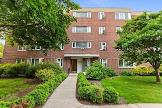 7206 Oak Ave Unit 1NW, River Forest, IL 60305