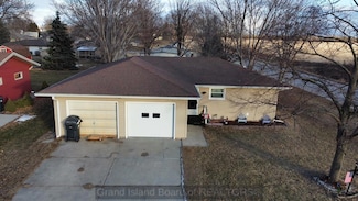 104 8th St, Saint Paul, NE 68873