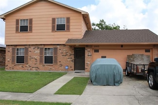 2465 Lynnbrook Dr, Harvey, LA 70058