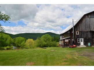 1433 Halls Stream Rd, Pittsburg, NH 03592