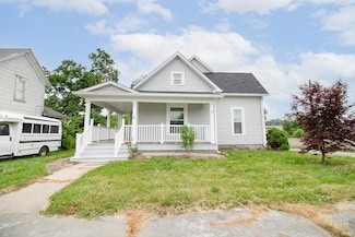 627 S Main St, Winchester, IN 47394