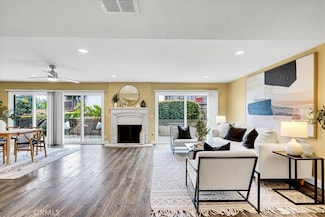 835 Amigos Way Unit 17, Newport Beach, CA 92660