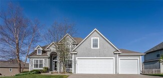 908 Birchwood Dr, Raymore, MO 64083