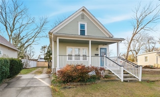 26 Glen St, Riverside, RI 02915