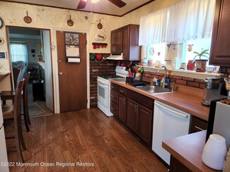 16 Hamilton Ave, Leonardo, NJ 07737