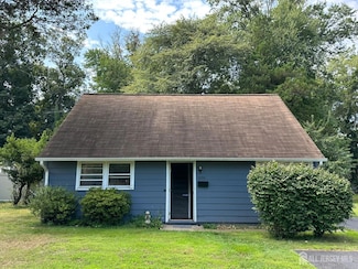 1075 Fireside Ave, Ewing, NJ 08618