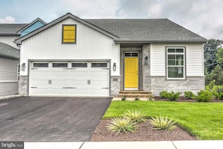 4330 Heather Ln Unit 8, West Hempfield Township, PA 17512