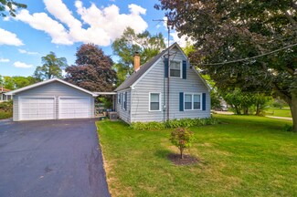 25300 W Anderson St, Ingleside, IL 60041