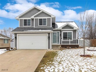 923 10th Ave SE, Altoona, IA 50009