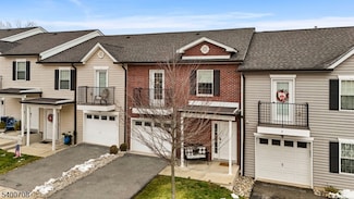 4 Gregg Ct, Newton Town, NJ 07860