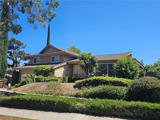 2220 Loma Verde Dr, Fullerton, CA 92833
