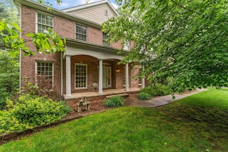 2402 Idaho St, Chesterton, IN 46304