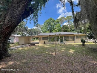 7931 Breezy Point Rd W, Melrose, FL 32666