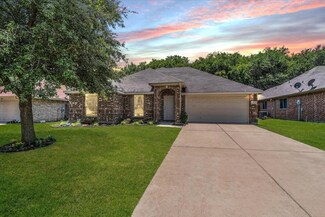 1607 Westgate Dr, Terrell, TX 75160