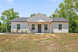 27 May St, Rossville, GA 30741