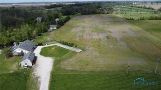 670 Shaffer Park Dr, Tiffin, OH 44883