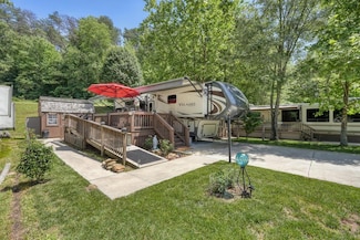 391 Conley Creek Cir, Blairsville, GA 30512