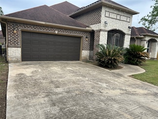 6118 Grapevine St, Houston, TX 77085