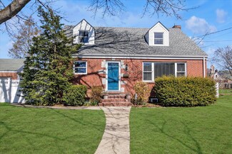 1046 Stewart Ave, Bethpage, NY 11714