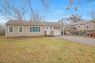 8907 Ramble Rd, Wonder Lake, IL 60097