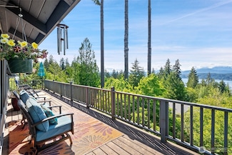 61 E Mt Ellinor Ct, Union, WA 98592