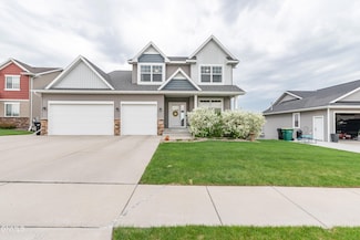 2715 Calgary Ave, Bismarck, ND 58503