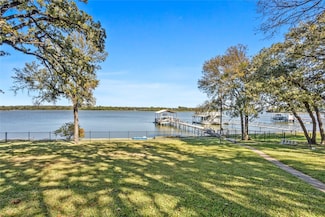 916 Kimbrough Rd, Azle, TX 76020