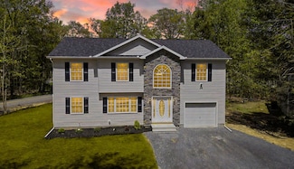 8114 Logging Ln, East Stroudsburg, PA 18302