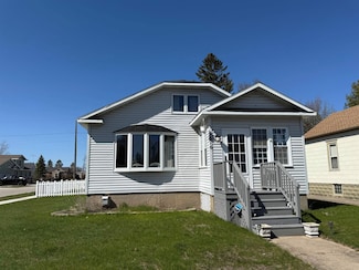1616 15th Ave, Menominee, MI 49858