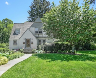 16 Coralyn Rd, Scarsdale, NY 10583