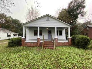 223 W Dykes St, Cochran, GA 31014