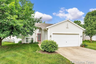709 Cashew Ct NW, Grand Rapids, MI 49504