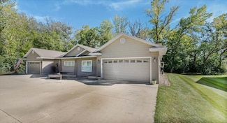 1516 Will O B Ln NE, Alexandria, MN 56308