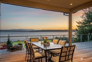 2124 Otter Ln, Camano Island, WA 98282
