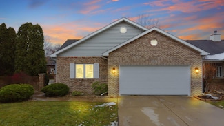 1686 Magnolia Dr, Hobart, IN 46342