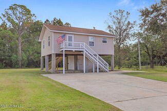 6808 Omaha St, Biloxi, MS 39532