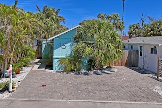 13123 4th St E, Madeira Beach, FL 33708