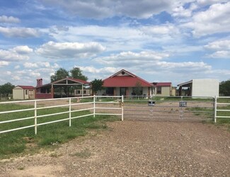 250 Mendoza Rd, Zapata, TX 78076