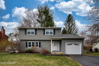 14 Hancock Dr, Glenmont, NY 12077