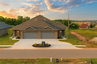 2803 Josie Cir, Midwest City, OK 73130